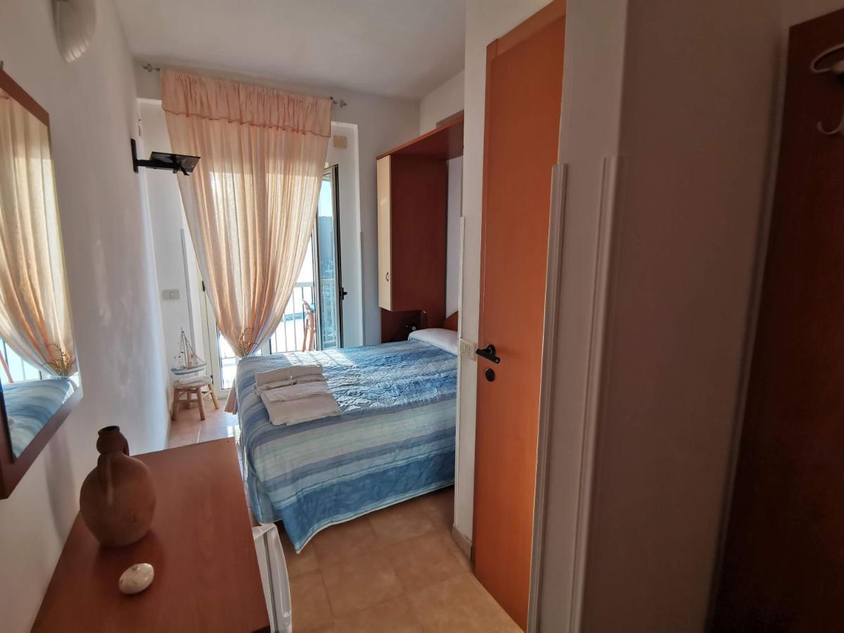 Pensione La Torretta Peschici Exteriör bild